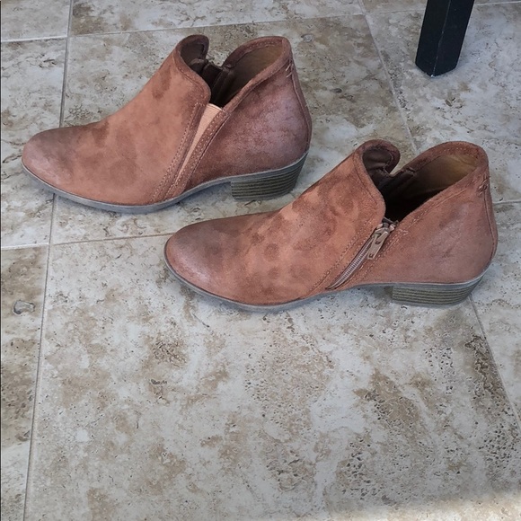 Authentic American Heritage Shoes - Chestnut ankle booties size 7.5